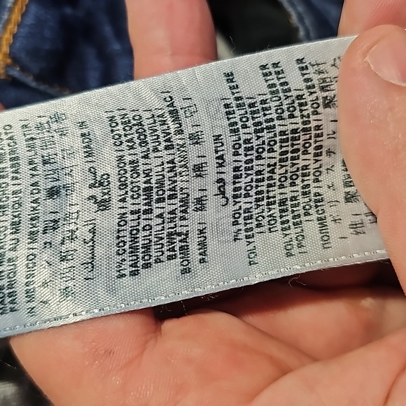 Guess dark wash 28x32 distressed style skinny jeans - Picture 7 of 7